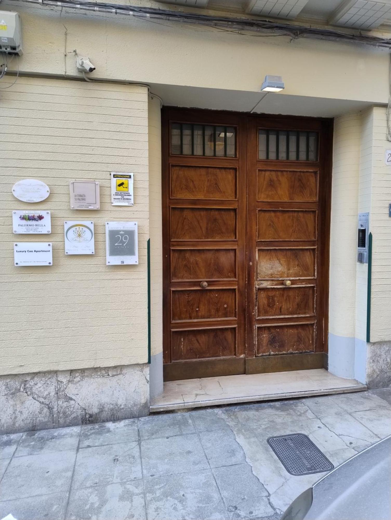 Le Camere Di Via Meccio Palermo Exterior foto
